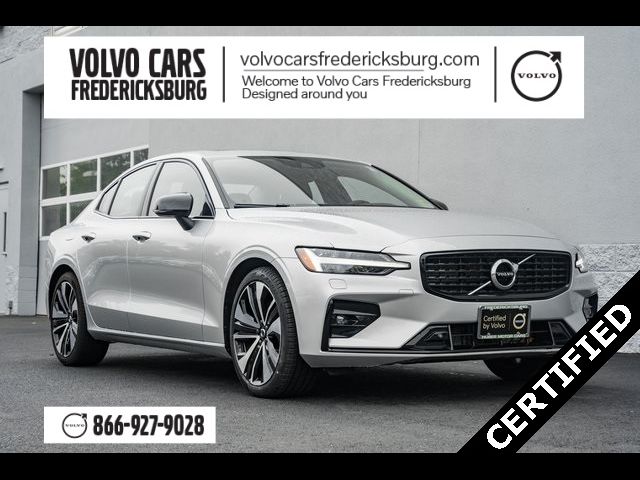 2022 Volvo S60 Momentum