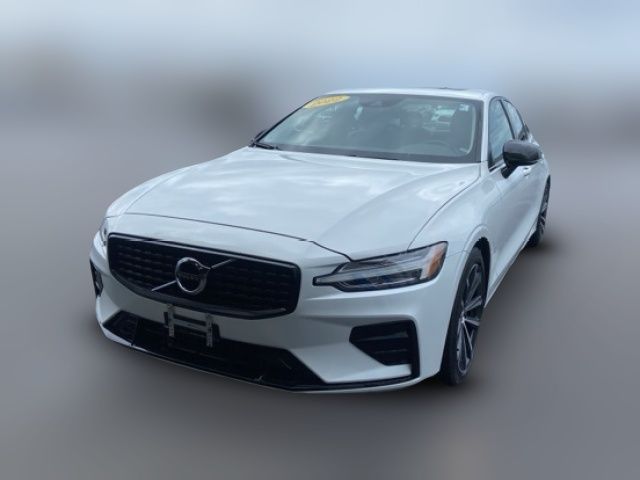 2022 Volvo S60 Momentum