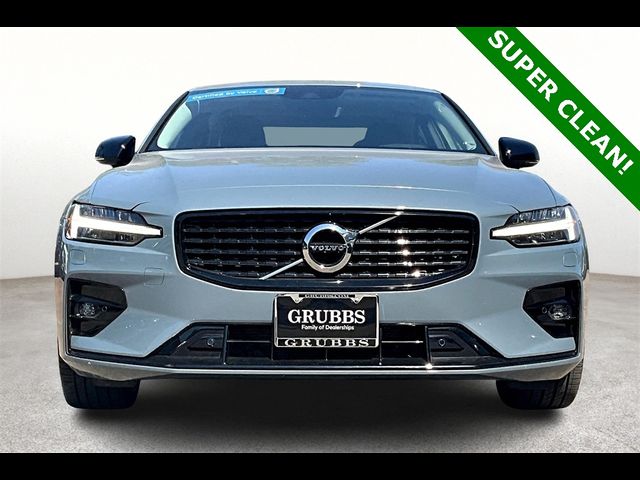 2022 Volvo S60 Momentum