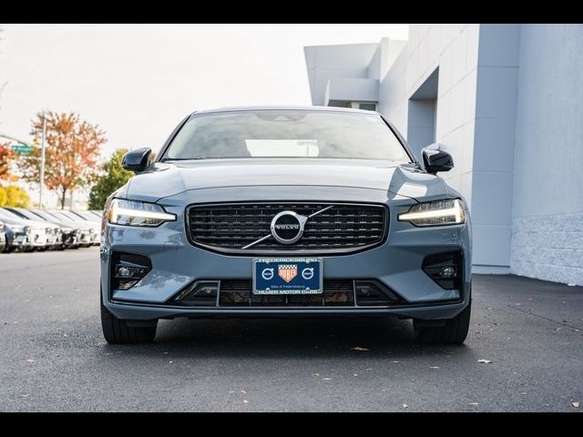 2022 Volvo S60 Momentum