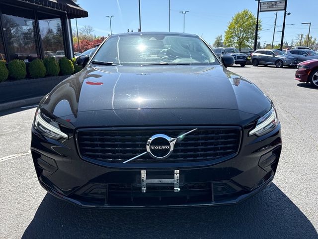 2022 Volvo S60 Momentum