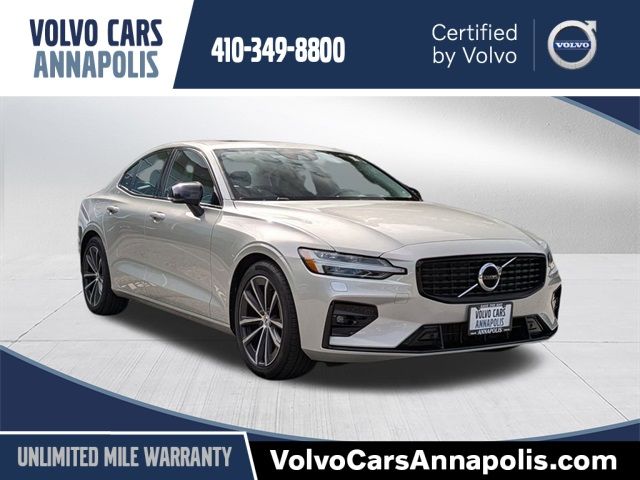 2022 Volvo S60 Momentum