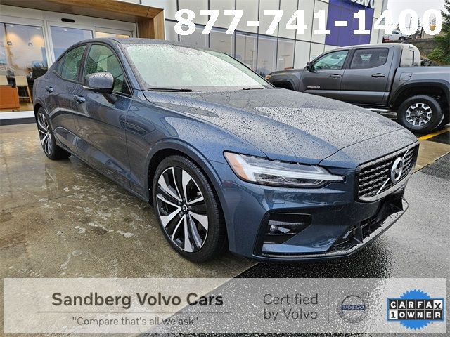 2022 Volvo S60 Momentum