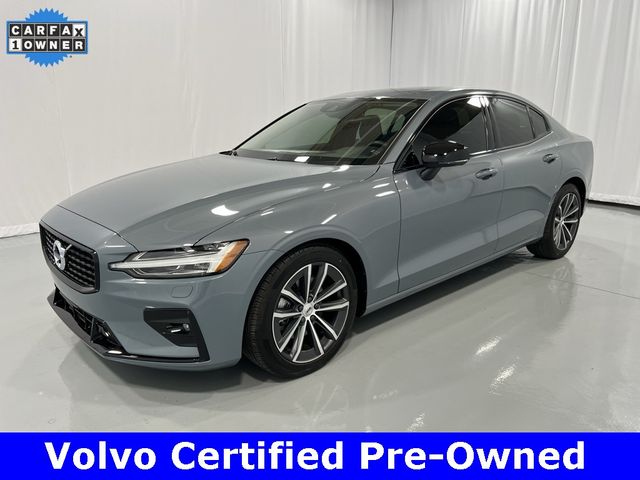 2022 Volvo S60 Momentum