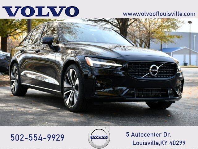 2022 Volvo S60 Momentum