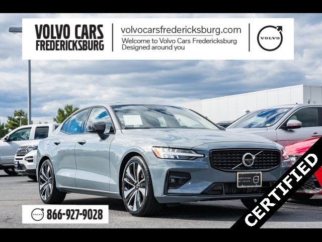 2022 Volvo S60 Momentum