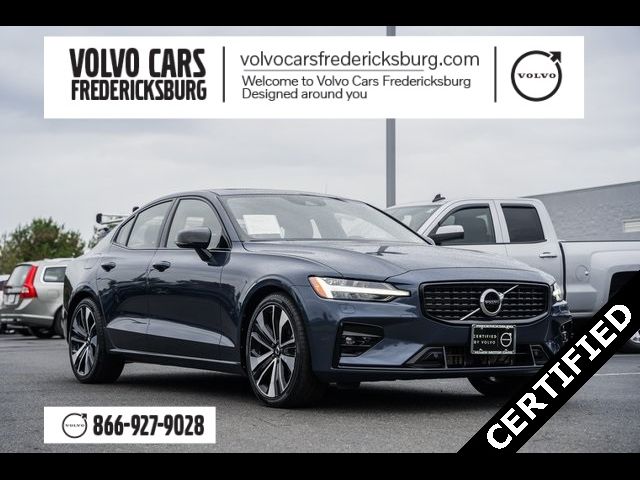 2022 Volvo S60 Momentum