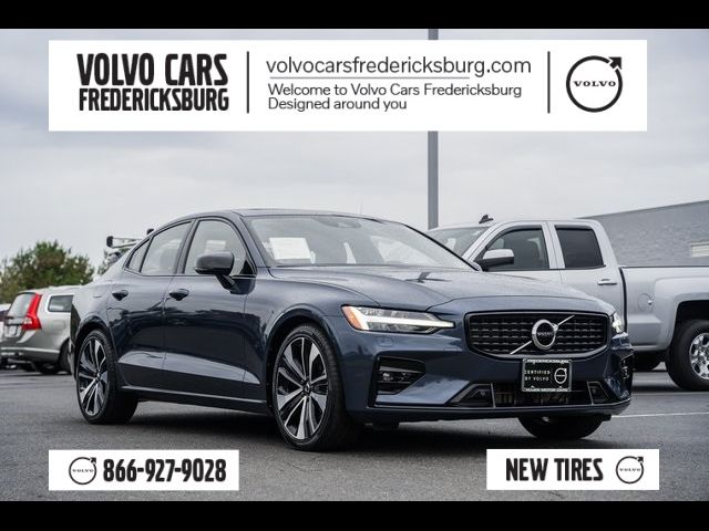 2022 Volvo S60 Momentum