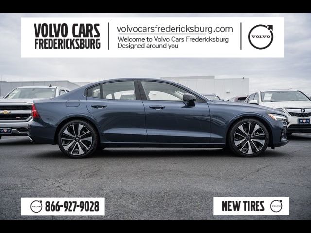 2022 Volvo S60 Momentum