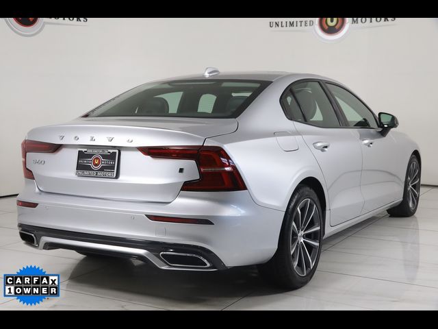 2022 Volvo S60 Momentum