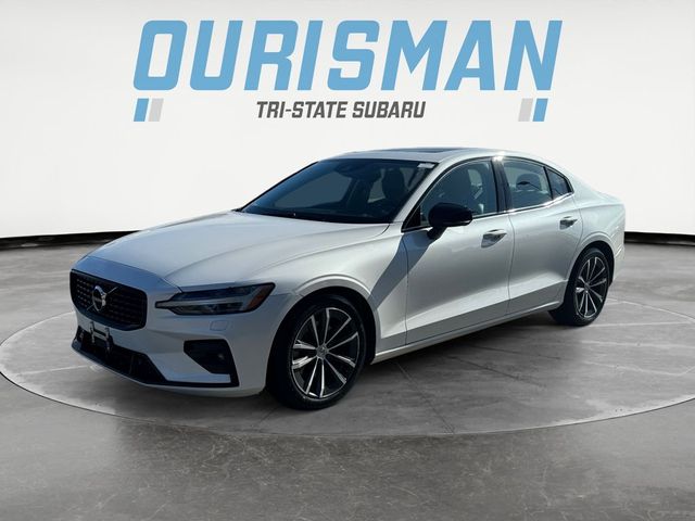 2022 Volvo S60 Momentum