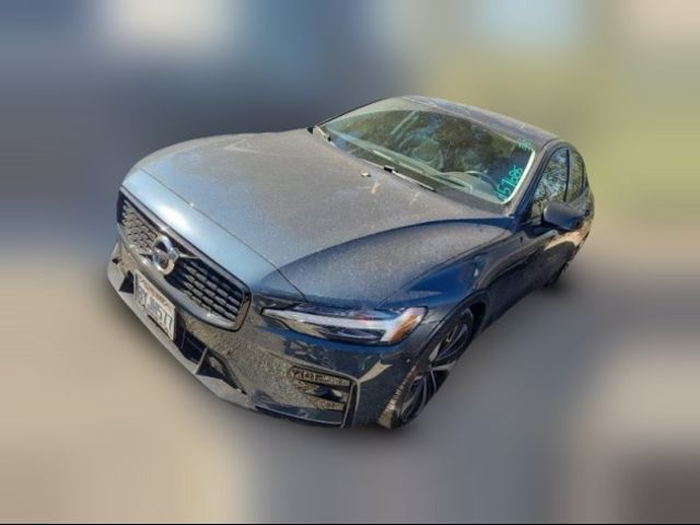 2022 Volvo S60 Momentum