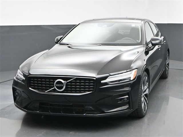 2022 Volvo S60 Momentum