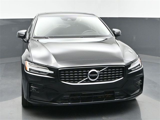 2022 Volvo S60 Momentum