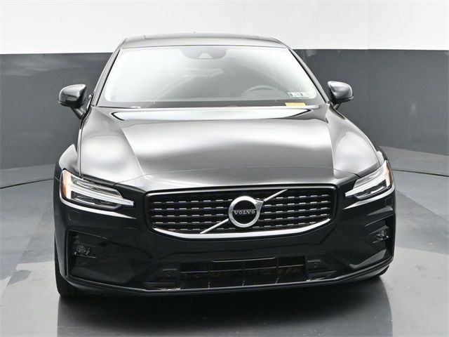 2022 Volvo S60 Momentum