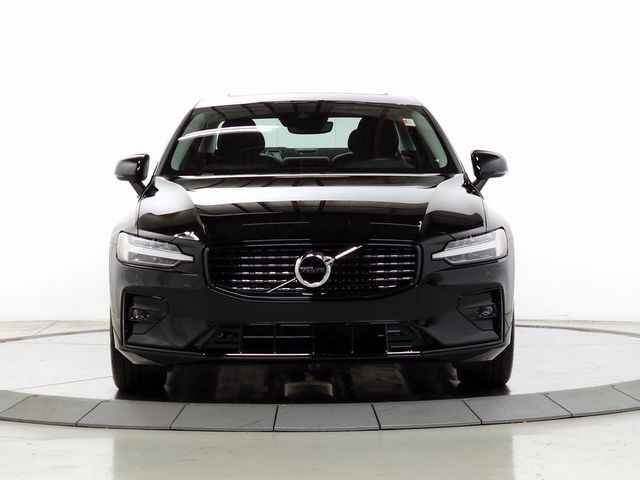 2022 Volvo S60 Momentum