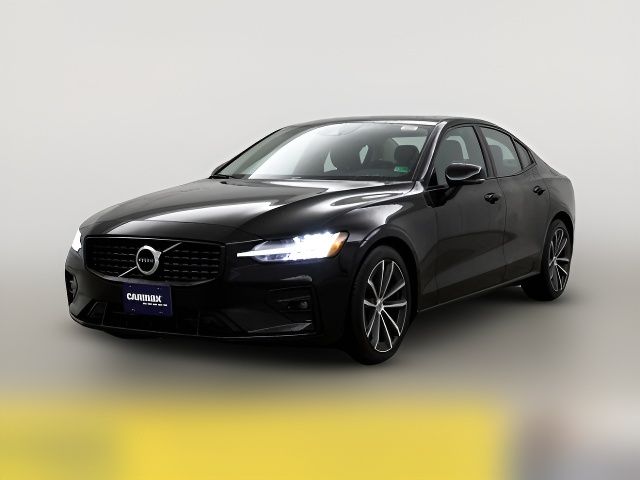 2022 Volvo S60 Momentum