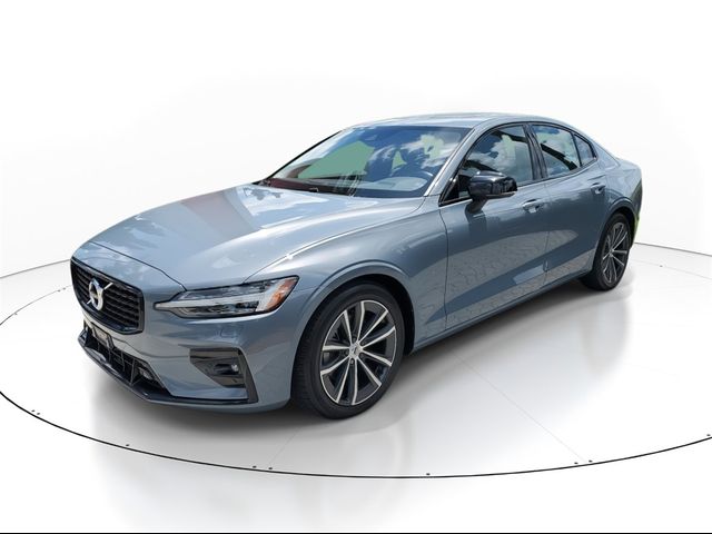 2022 Volvo S60 Momentum