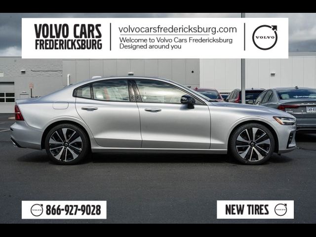 2022 Volvo S60 Momentum