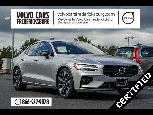 2022 Volvo S60 Momentum