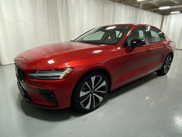 2022 Volvo S60 Momentum