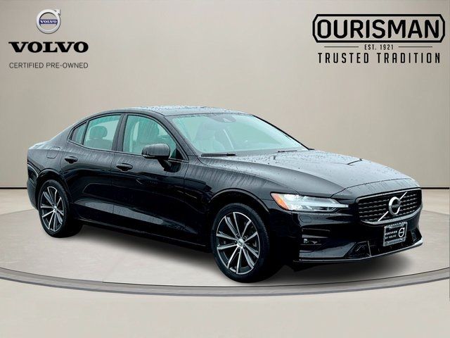 2022 Volvo S60 Momentum