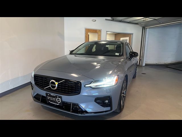 2022 Volvo S60 Momentum