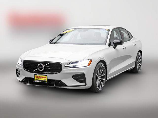 2022 Volvo S60 Momentum