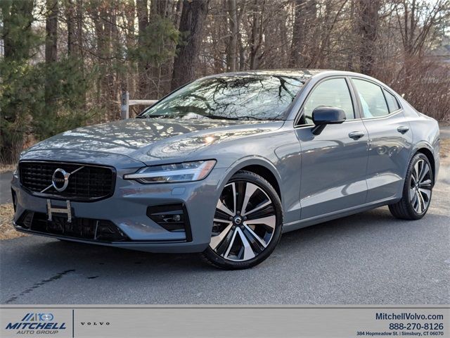 2022 Volvo S60 Momentum