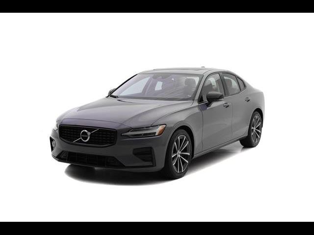 2022 Volvo S60 Momentum