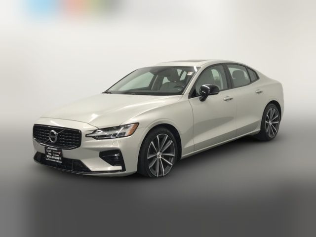 2022 Volvo S60 Momentum