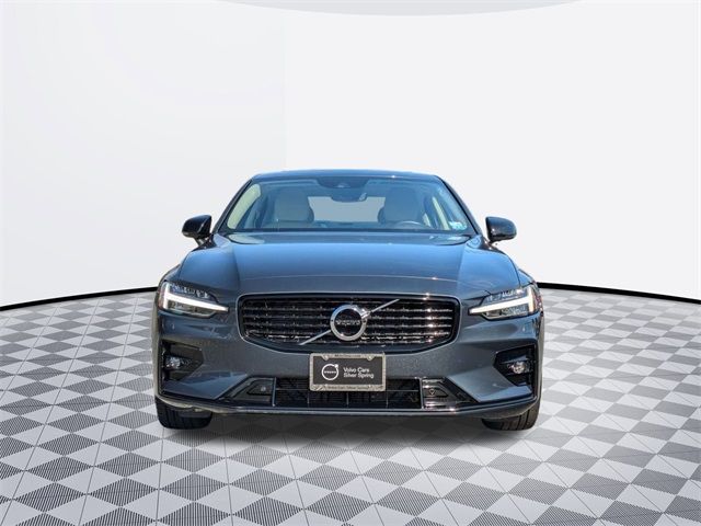 2022 Volvo S60 Momentum