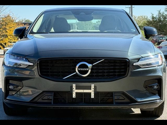 2022 Volvo S60 Momentum
