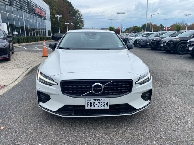 2022 Volvo S60 Momentum