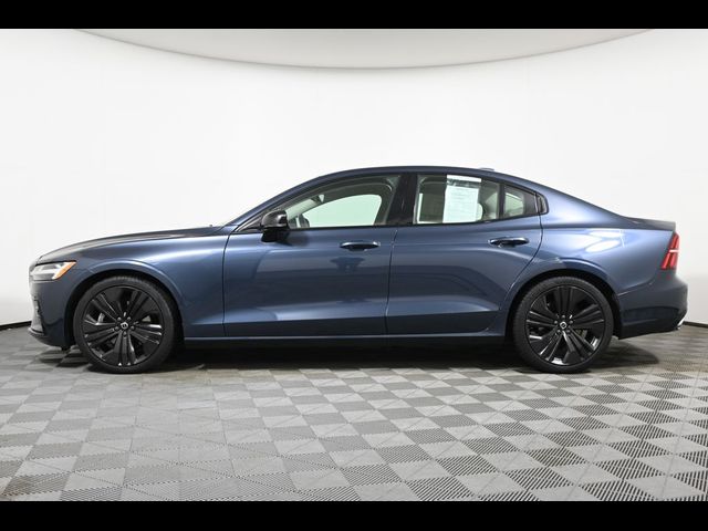 2022 Volvo S60 Momentum