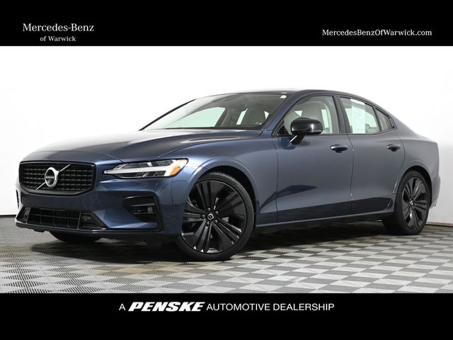 2022 Volvo S60 Momentum