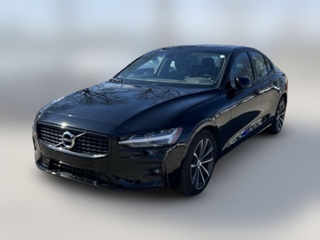 2022 Volvo S60 Momentum