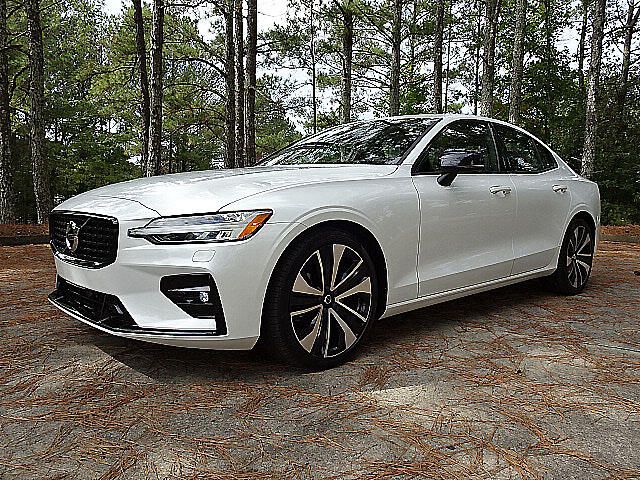 2022 Volvo S60 Momentum