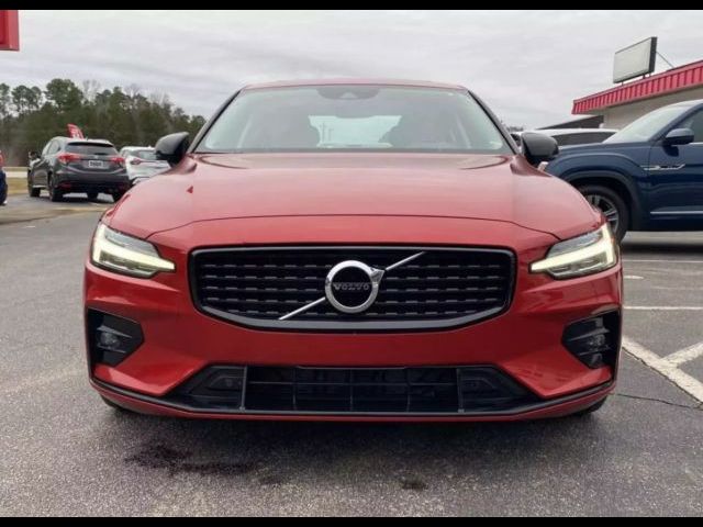 2022 Volvo S60 Momentum