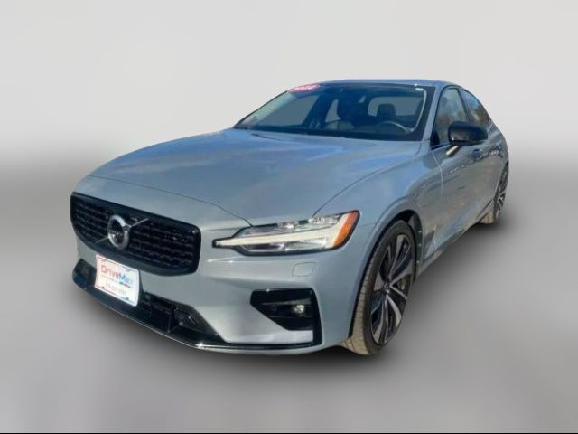 2022 Volvo S60 Momentum