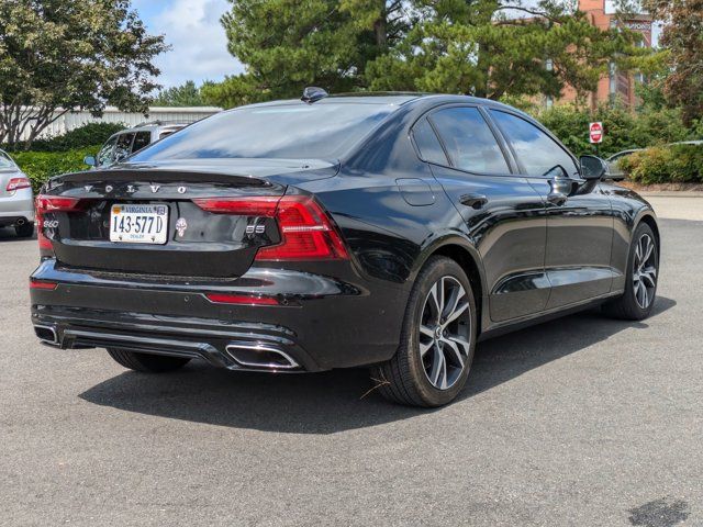 2022 Volvo S60 R-Design