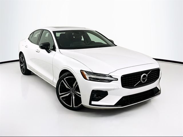 2022 Volvo S60 R-Design