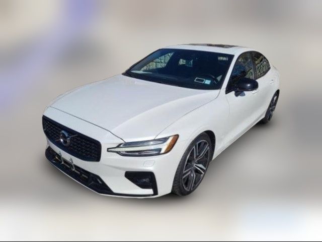 2022 Volvo S60 R-Design