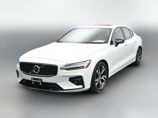 2022 Volvo S60 R-Design