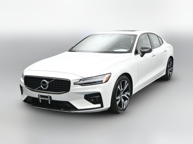 2022 Volvo S60 R-Design