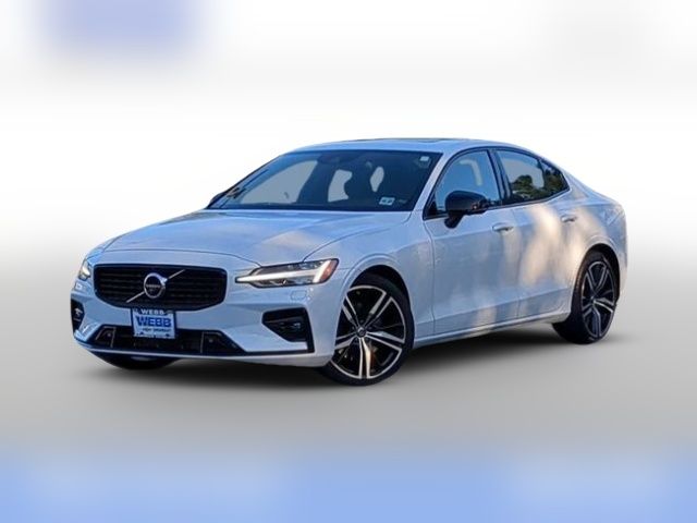 2022 Volvo S60 Black Edition R-Design