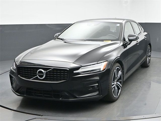 2022 Volvo S60 R-Design