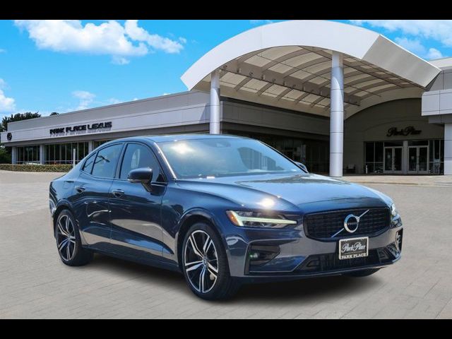 2022 Volvo S60 R-Design