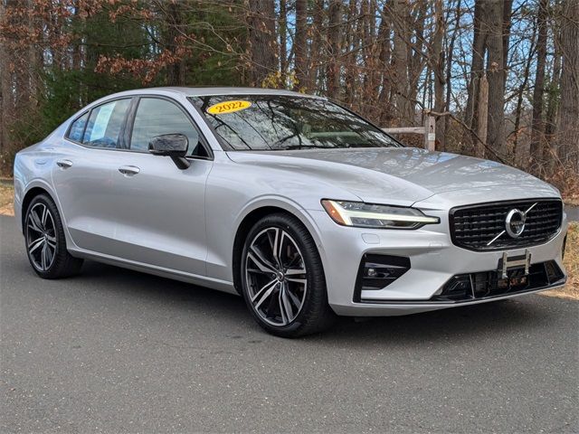 2022 Volvo S60 R-Design