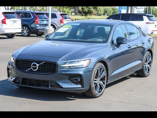 2022 Volvo S60 R-Design